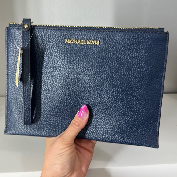 Michael Kors XL Zip Clutch Wristlet - Picture 1 of 8